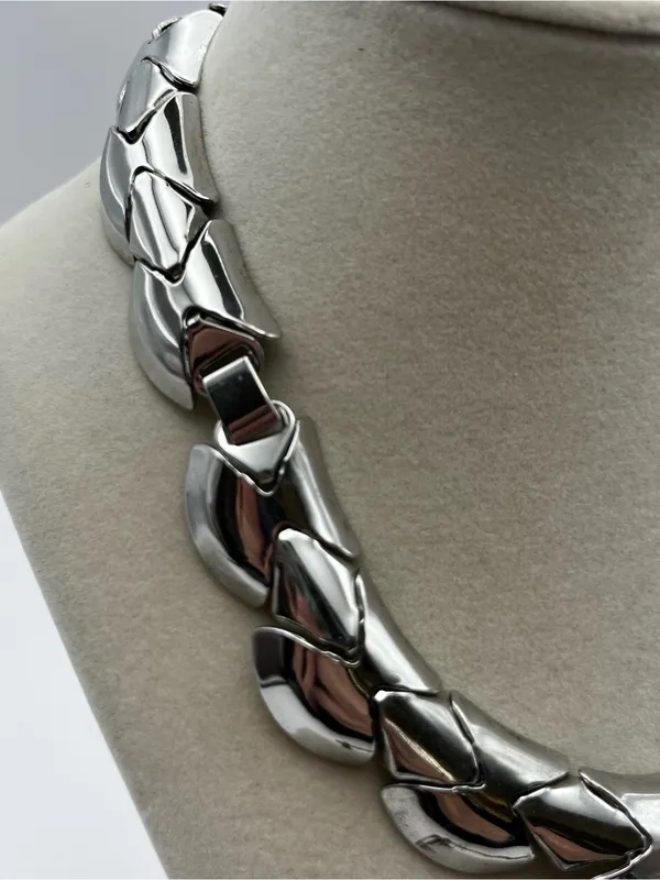 ✨ Bold Chunky Silver Tone Necklace & Bracelet Set ✨ - Image 3