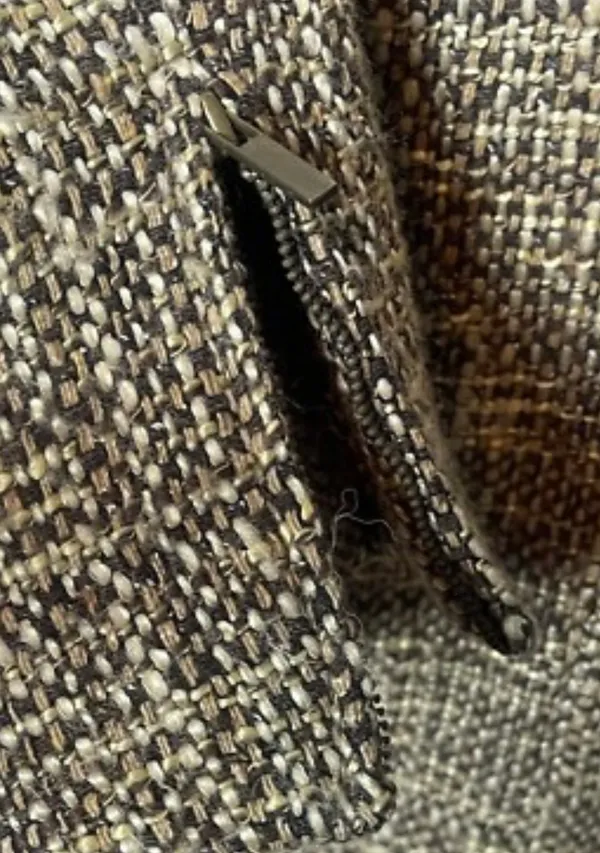 Oscar de la Renta Tweed Jacket & Skirt Set are a size 6. - Image 13