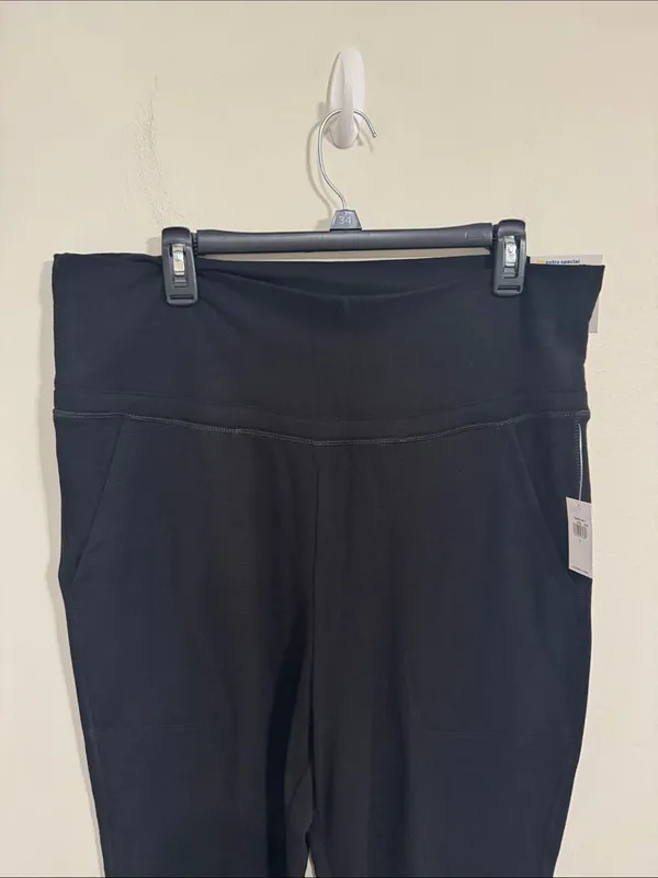 Old Navy Mid-Rise Lived in Jogger in BlackJack Patch Pocket Brushed Soft Cozy L - Image 4