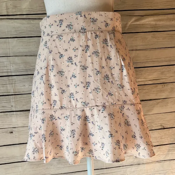 Altar'd State Blush Pink Floral Mini Skirt Size Medium - Image 5