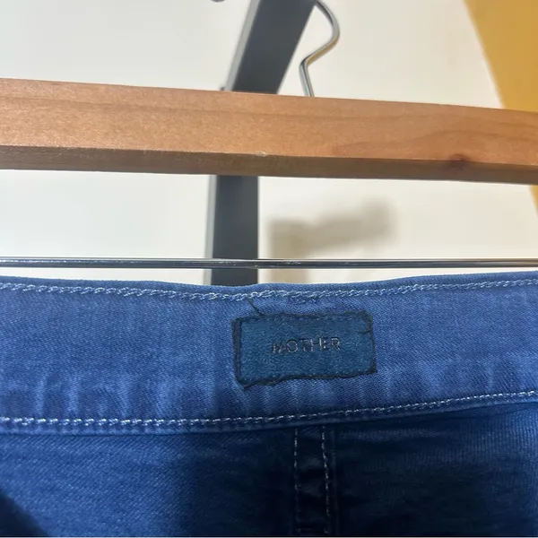 MOTHER The Breaker Crop‎ Jeans Eclipse Wash Blue Denim Size 28 (US 6) - Image 4