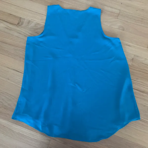 Vince Camuto Blue Sleeveless Blouse - Image 5