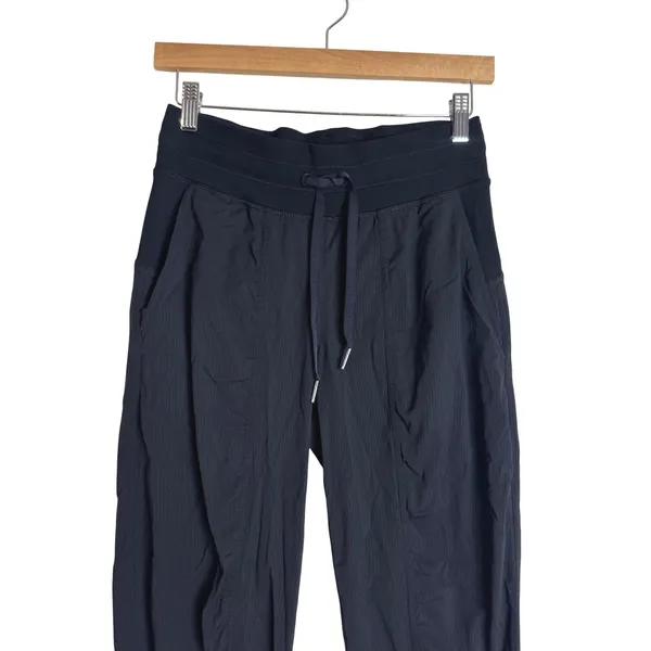 Lululemon Jogger Pants Women's Beyond the Studio Seersucker black size 4 gym - Image 3