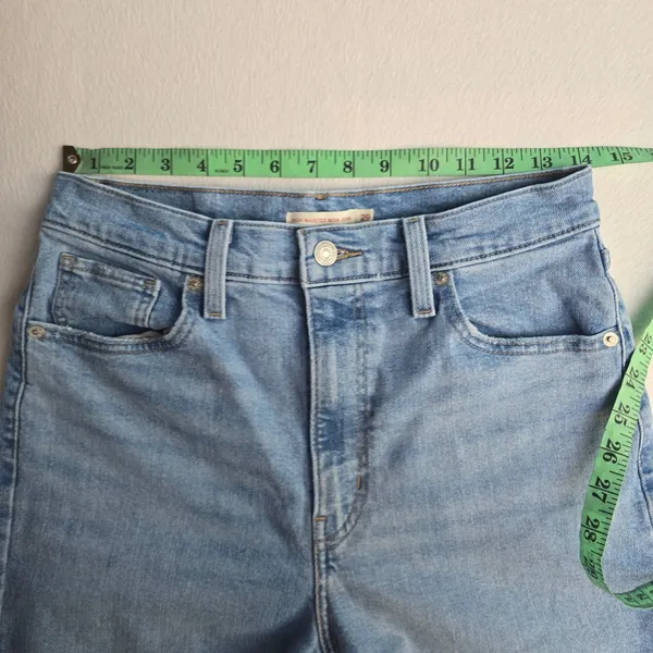 Levis High Waisted Mom‎ Jeans Medium Wash Blue Tapered Leg Stretch Denim Size 29 - Image 6