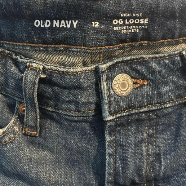 Old Navy Size 12 High Rise OG Loose Jeans - Image 3