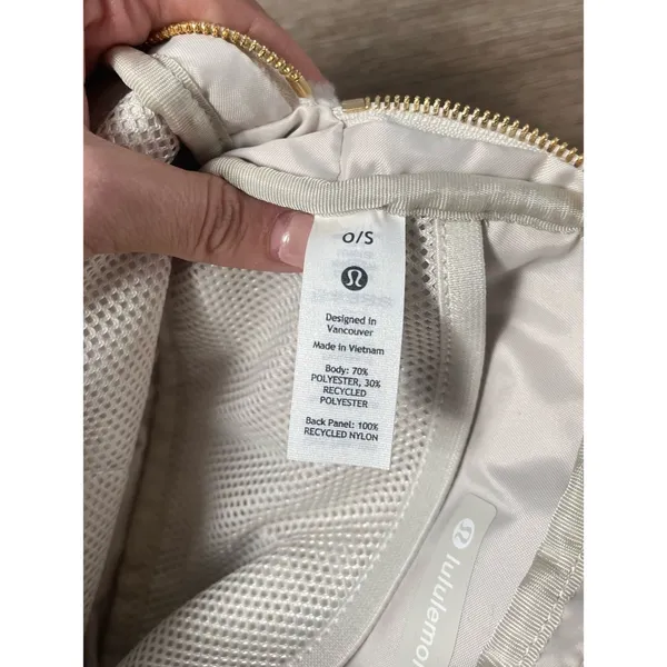 Lululemon Everywhere Belt Bag *Fleece - White and Gold - Image 9