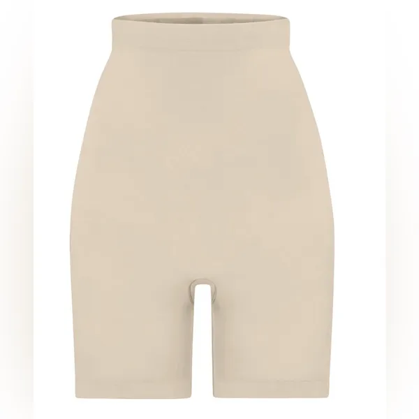 NWOT Skims Sculpting High Waisted Shorts Sand Color Size L - Image 2