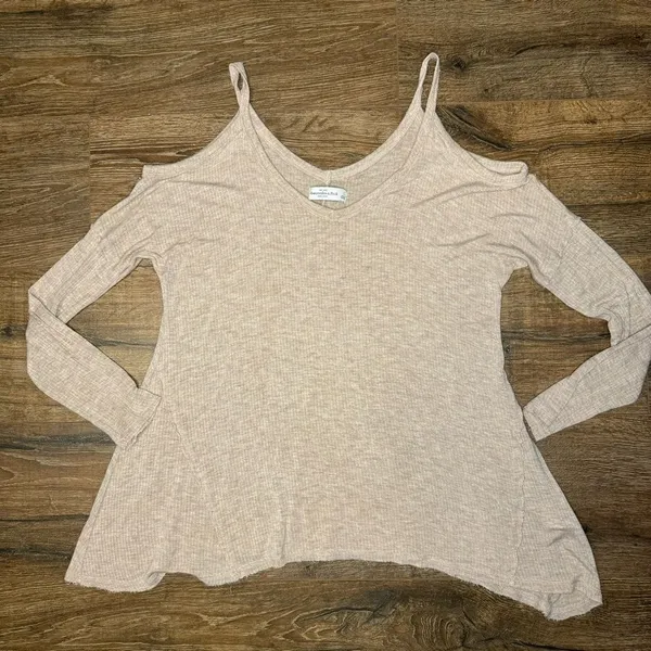Abercrombie & Fitch Beige Ribbed Knit Cold Shoulder Asymmetrical Hem Blouse Top - Image 7