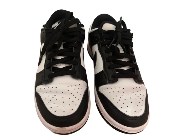 Nike Women’s Black and White Low-Top Sneakers - Image 2