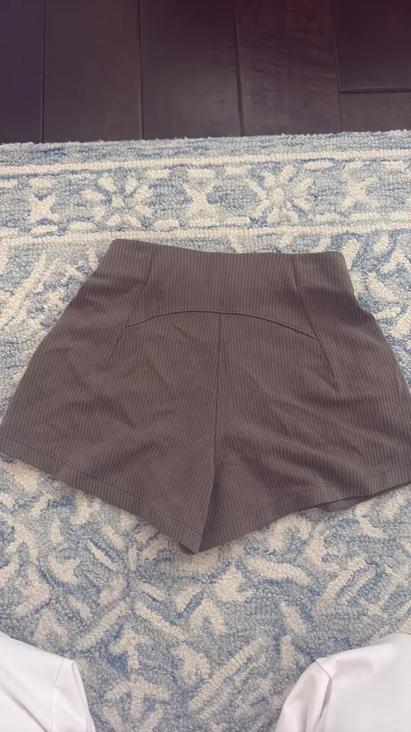 Lululemon Ribbed Shorts - Image 3