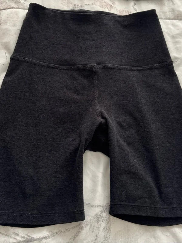 Beyond Yoga matching set of Black Racerback Sports Bra & bike shorts, sizes S XS - Image 13