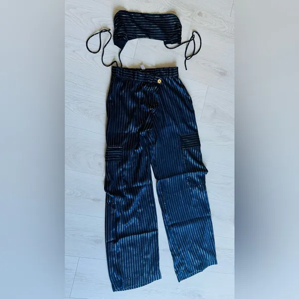 Lucy in the Sky, Navy Blue,Gold Striped Wide Leg Pants Two piece Set Sz S - Image 3