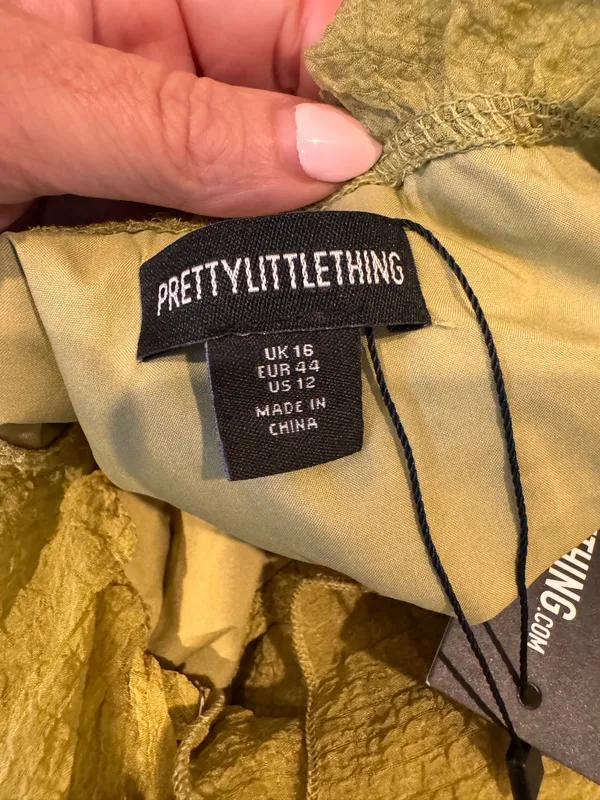 Princess Polly NWT PrettyLittleThing Green Ruffle Tie Front Top Blouse Cropped L 12 Chiffon - Image 5