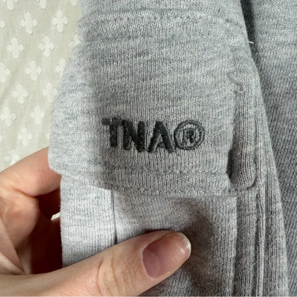 Aritzia TNA Heather Grey‎ Cozy Fleece Mega Fit Sweatfleece Shorts - Image 5