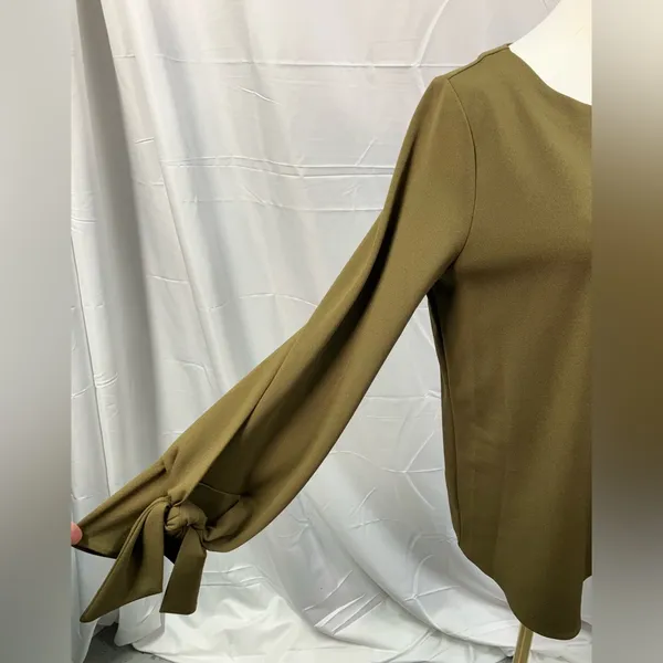 Ann Taylor Long Sleeve Tie Sleeve‎ Blouse Green Round Neck Womens Medium - Image 5