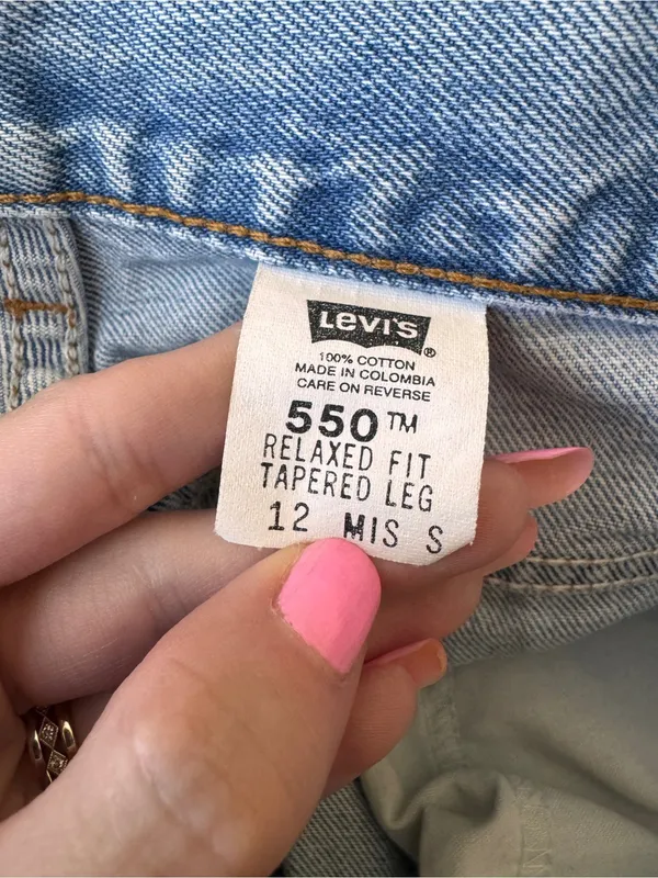 Levi’s 550 Relaxed Fit Tapered Leg 12 Misses Light Wash High Rise Denim Jeans - Image 6