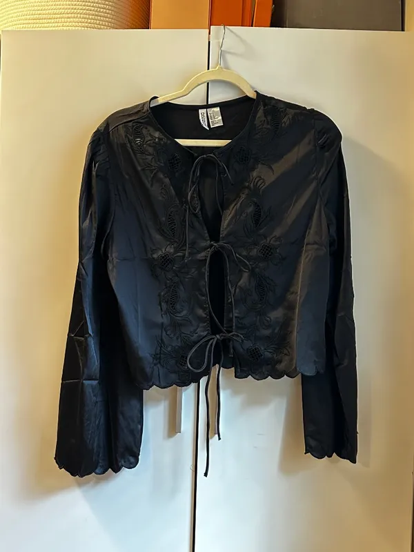 H&M tie front satin blouse - Image 3