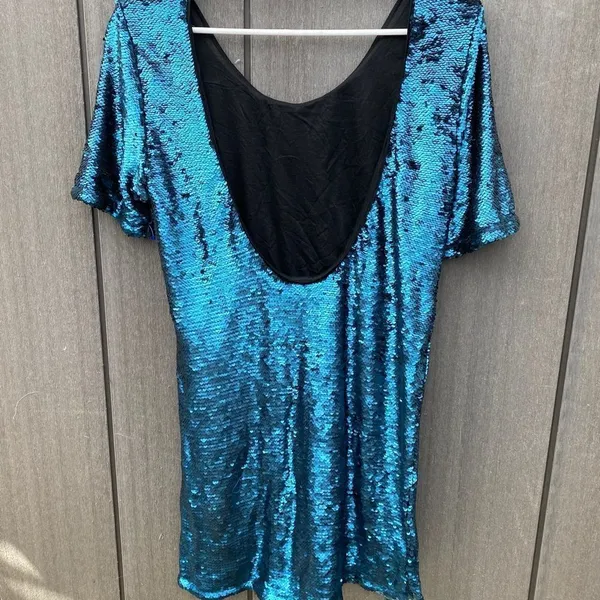 Honey Punch Sequin Dress NWT - Image 3