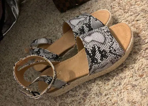 Platform Sandals Multiple Size 9 - Image 2