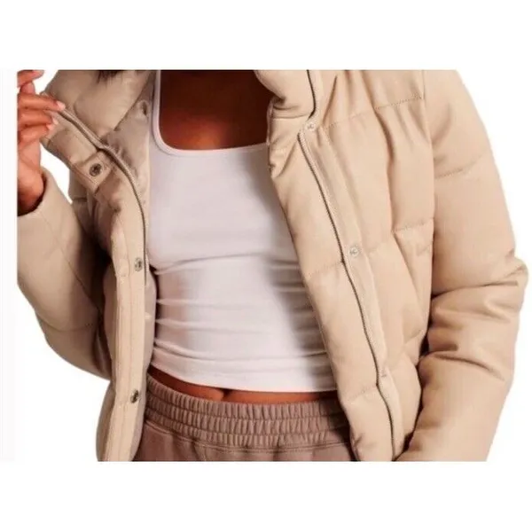 Abercrombie & Fitch Women's Large Cream Vegan Leather Mini Puffer‎ Jacket - Image 4