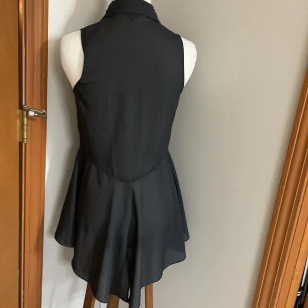 Guess sheer sleeveless blouse sequined collar - Image 7