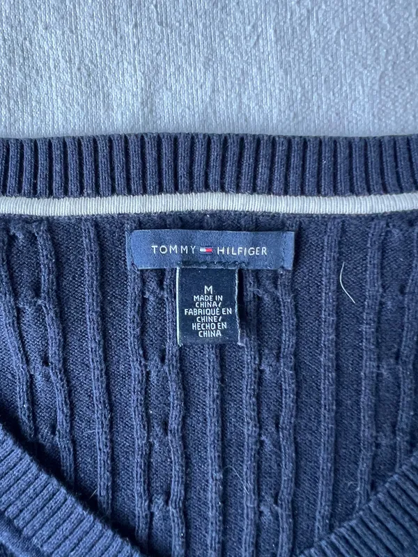 Tommy Hilfiger Women’s Lightweight Knit Sweater - Size M - Image 5
