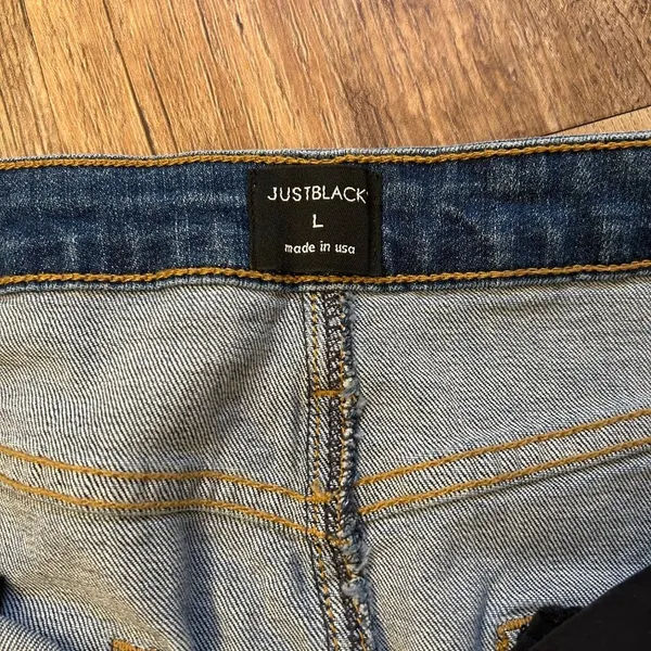 Just Black Short Jean Skirt Women size Large Made in USA distressed hem, summer - Image 5