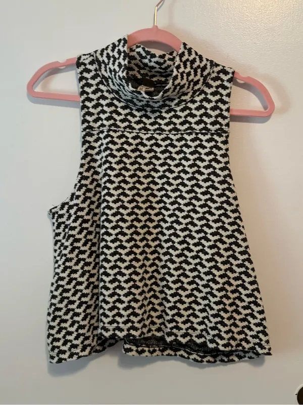 We The Free Black and White Knit Sleeveless Top - Image 4