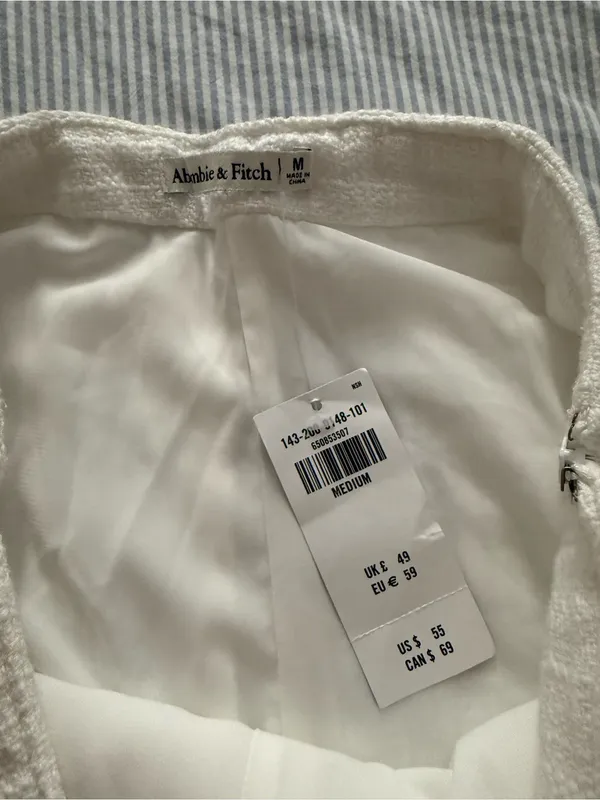 NWT Abercrombie Women's White Textured High-Rise Skort - Image 3