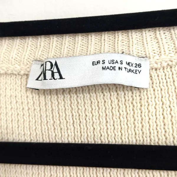 Zara Buttoned Knit Sweater Vest Small - Image 4