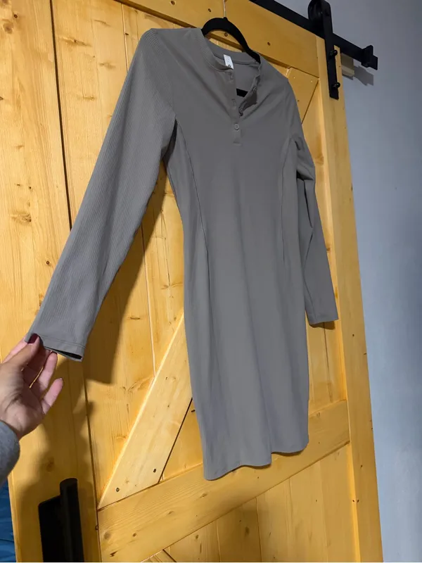 Lululemon All Aligned Ribbed Long-Sleeve Henley Dress Size 6 Gray- EUC - Image 7