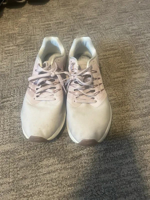 Nike running shoes women’s size 9.5 - Image 2