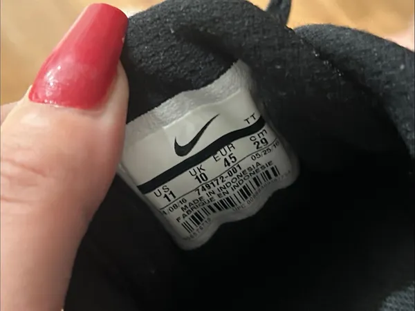 Nike Unisex Black and Gray Lightweight Training Sneakers Womens size 11 - Image 4