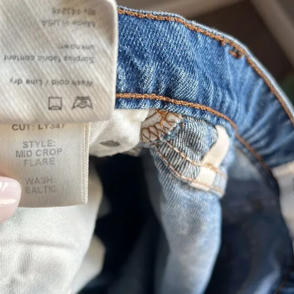 reformation mid crop flare jeans baltic - Image 10