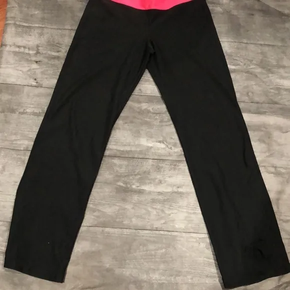 Nike black and pink stretchy pants - Image 2