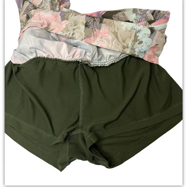 FABLETICS “Secret Garden” Maggie athletic‎ shorts Sz M - Image 3
