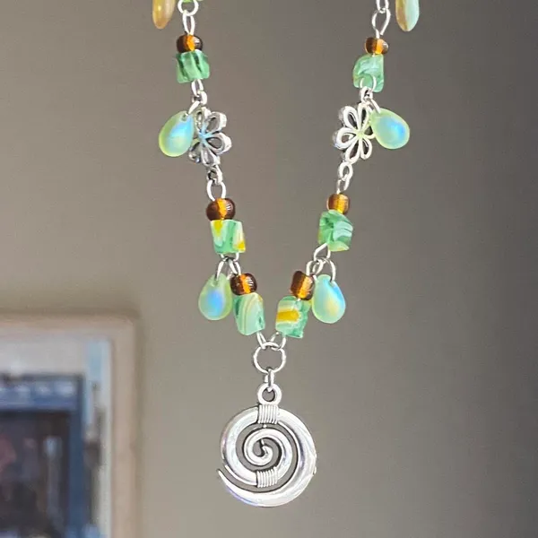 Handmade quality glass beads & flower swirl fairy boho cottage whimsical necklace💐🍃 - Image 4