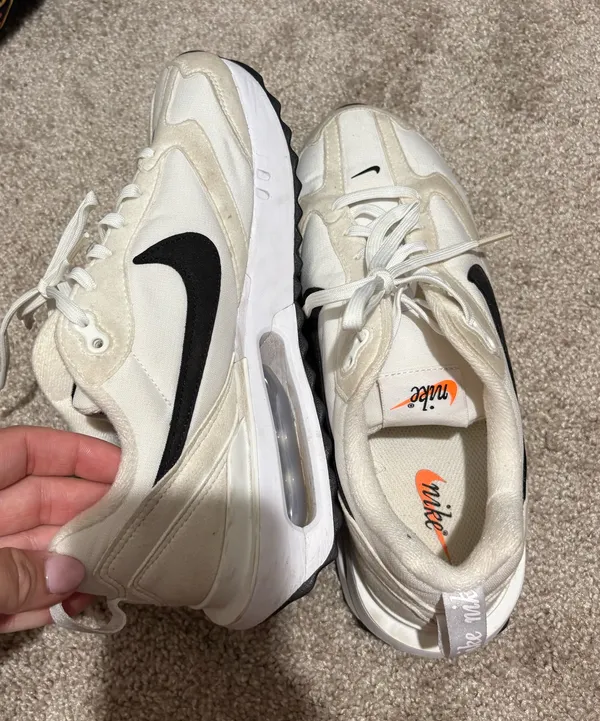 Nike Air Max Shoes - Image 3