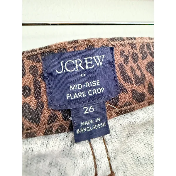 J.Crew Factory | NWOT Leopard Mid-Rise Flare Crop Jeans | Sz 26 - Image 6