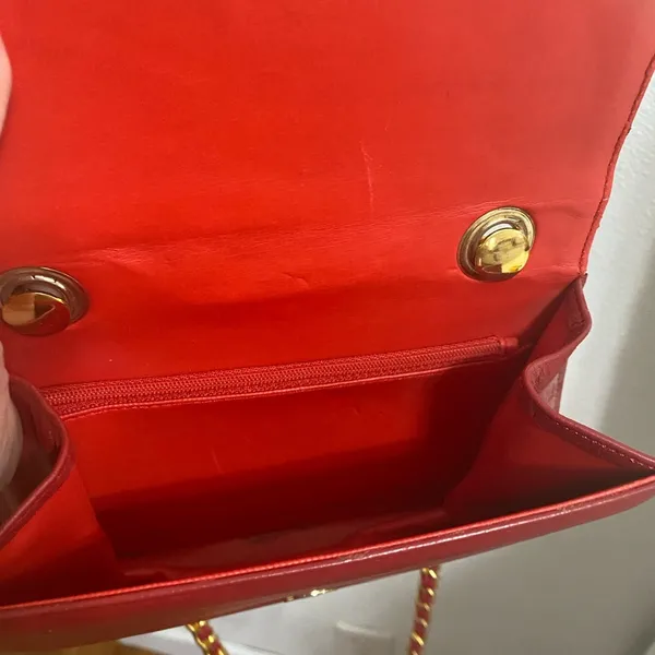 Crossbody bag red leather quilted exterior.great for a night out - Image 4