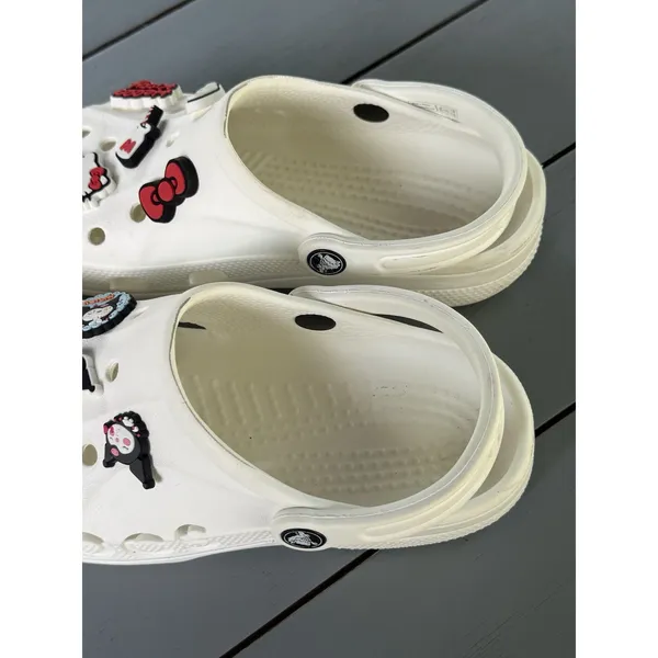 ⁠Crocs Classic Clogs White Women 6 Men 4 Sanrio Hello Kitty Charms⁠ Unisex - Image 7