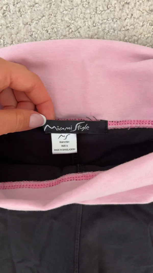Miami Style y2k black and pink fold over capris size small brand - Image 2