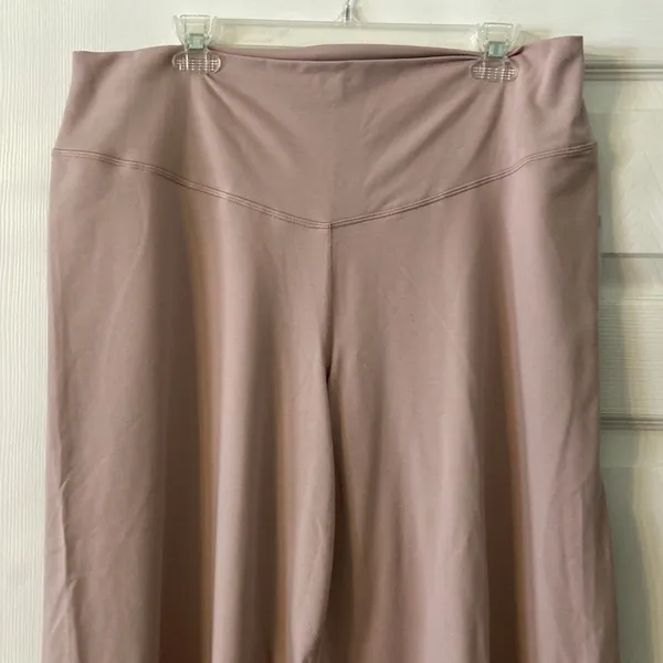 Old Navy Extra Wide High Rise Stylish Wide-Leg Pants inseam 30” waist 38” elasti - Image 2