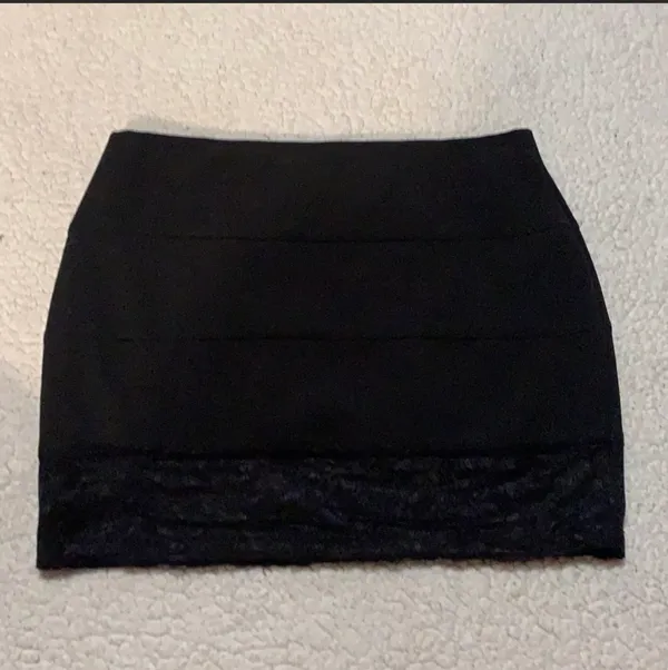 Joe Benbasset Skirt - Image 2