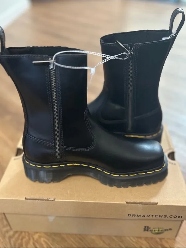 DR MARTENS Amaayah LO black leather zippered boots shoes women’s 7 new - Image 7