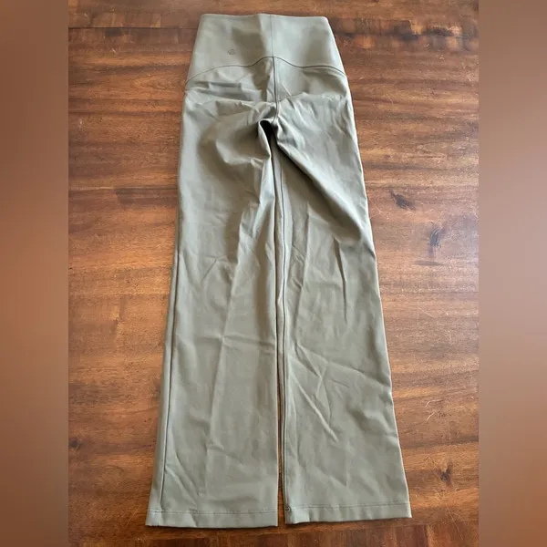 Lululemon Smooth Fit Pull-On High-Rise Cropped Pant 0 Army Green Pants - Image 3