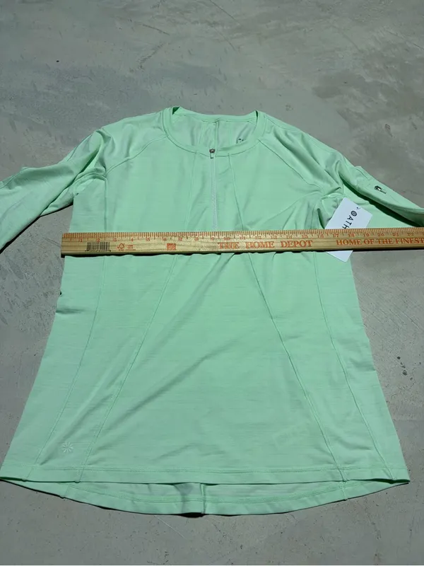 Athleta NWT Pacifica Light Green Long-Sleeve Performance Top large MSRP$69 - Image 5