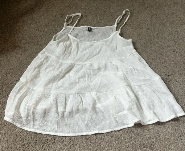H&M cute white tank top - Image 2