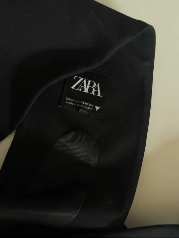 Zara black vest with tie back detail - Image 3