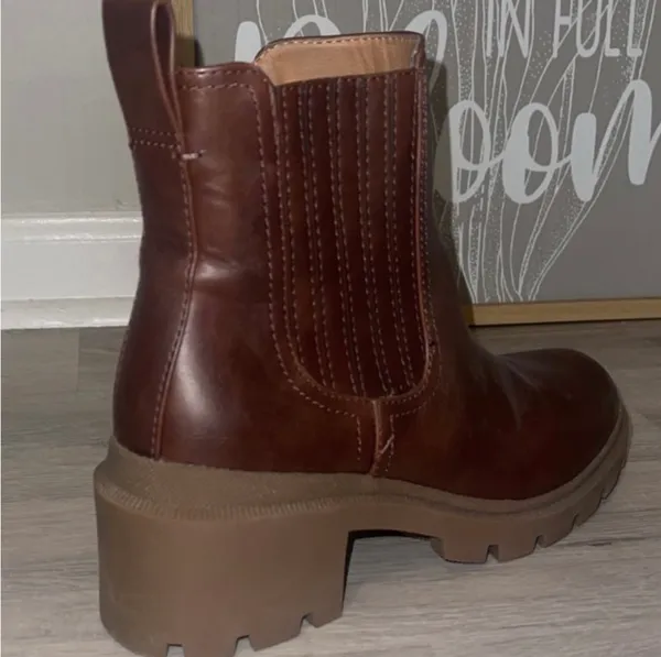 Universal Thread Naya Heeled Chelsea Boots- Brown - Image 8